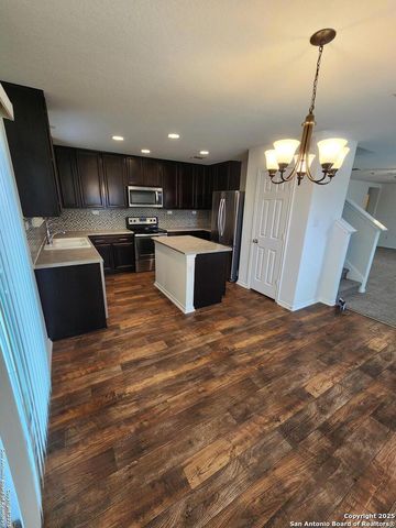 9639 Pleasanton cove, San Antonio, TX 78221