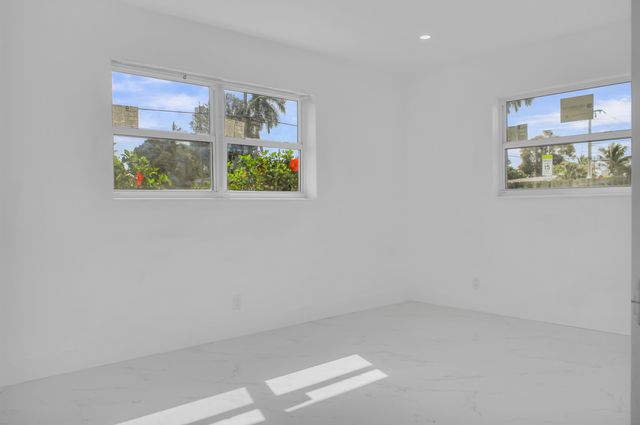 915 SW 3RD Street, Boynton Beach, FL 33435
