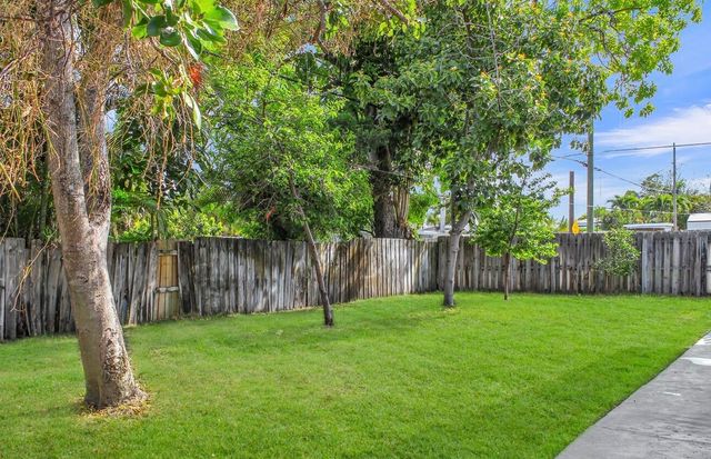 915 SW 3RD Street, Boynton Beach, FL 33435