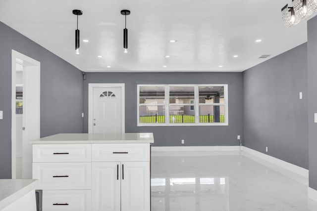 915 SW 3RD Street, Boynton Beach, FL 33435