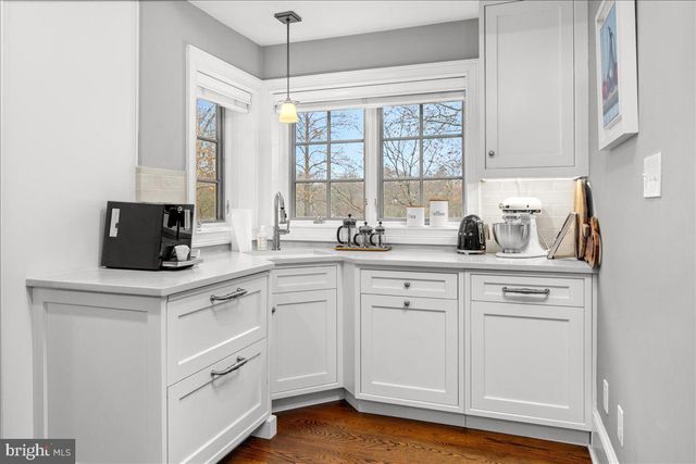 6145 GREENHILL RD, New Hope, PA 18938