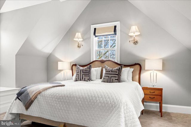 6145 GREENHILL RD, New Hope, PA 18938