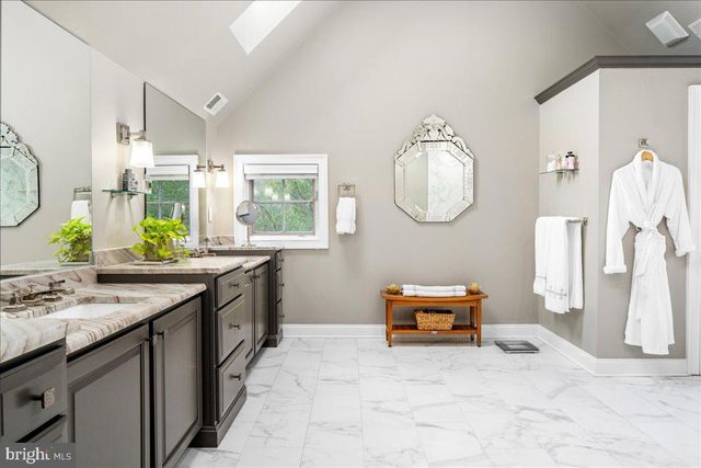 6145 GREENHILL RD, New Hope, PA 18938