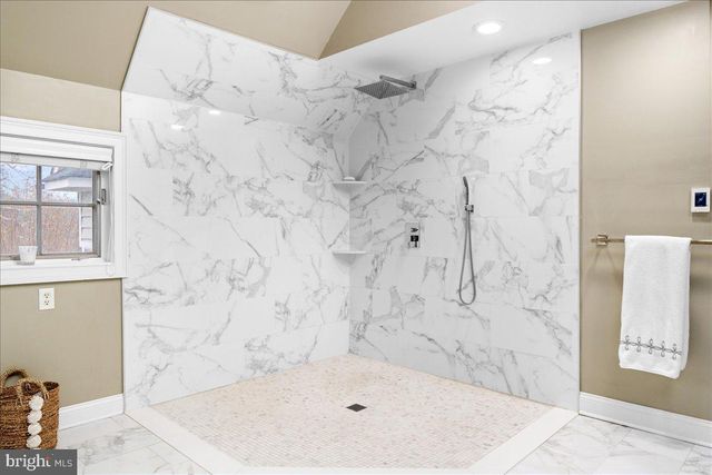 6145 GREENHILL RD, New Hope, PA 18938