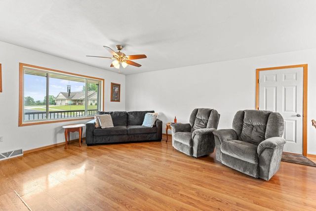 38 Dessa Rain Drive, Reedsburg, WI 53959
