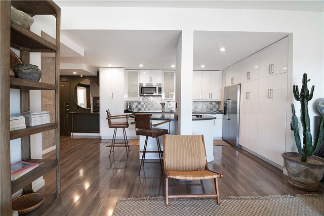 1155 N La Cienega Boulevard 711, West Hollywood, CA 90069