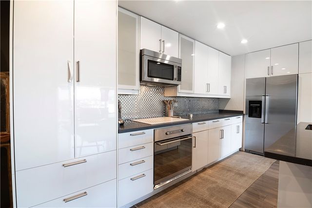1155 N La Cienega Boulevard 711, West Hollywood, CA 90069