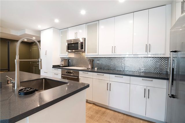 1155 N La Cienega Boulevard 711, West Hollywood, CA 90069