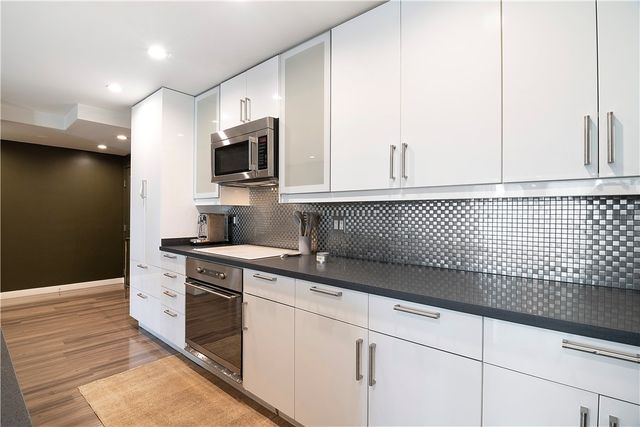 1155 N La Cienega Boulevard 711, West Hollywood, CA 90069
