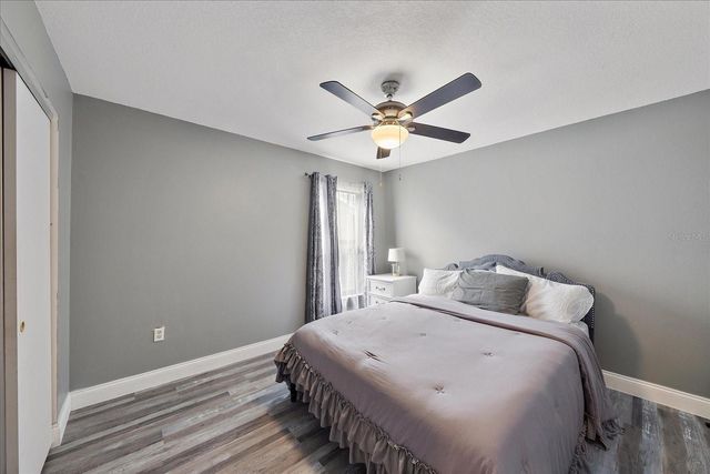 2185 CORK OAK STREET E, Sarasota, FL 34232