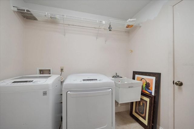 2185 CORK OAK STREET E, Sarasota, FL 34232