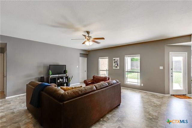 5102 Screaming Eagle Circle, Killeen, TX 76549