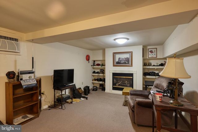 511 NORTH MAIN STREET, Edinburg, VA 22824