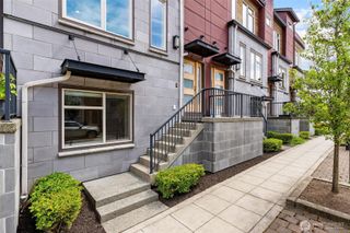 966 6th Avenue NE, Issaquah, WA 98029