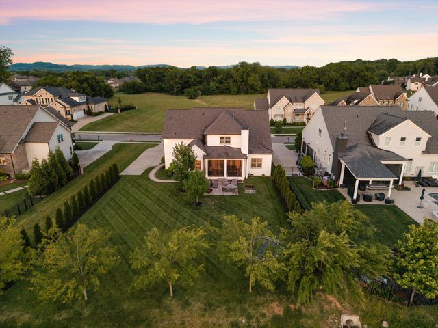 3817 Pulpmill Dr, Thompsons Station, TN 37179