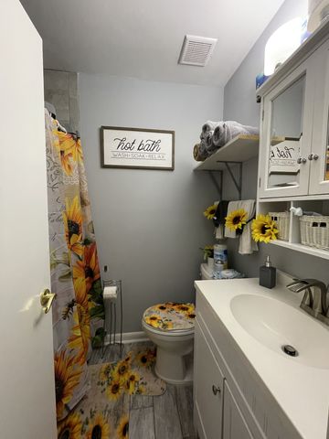 708 Richards Rd, Antioch, TN 37013