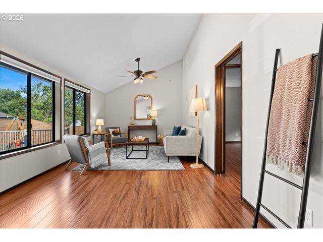 23520 Ne HOLLADAY Pl, Wood Village, OR 97060