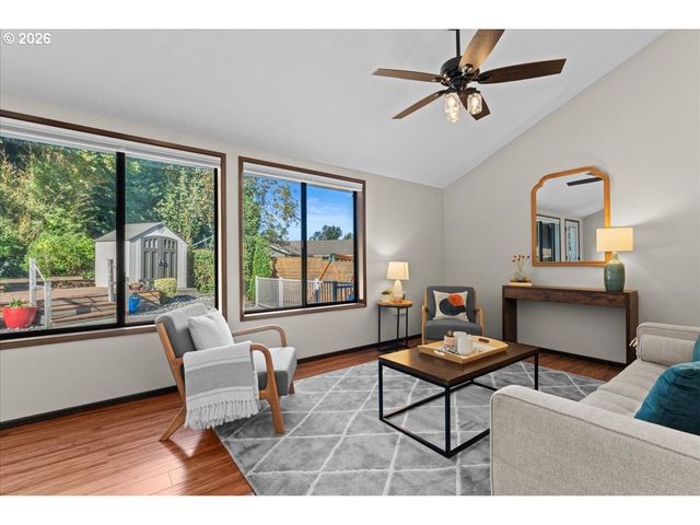 23520 Ne HOLLADAY Pl, Wood Village, OR 97060