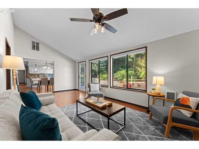 23520 Ne HOLLADAY Pl, Wood Village, OR 97060
