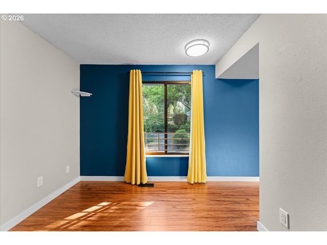 23520 Ne HOLLADAY Pl, Wood Village, OR 97060