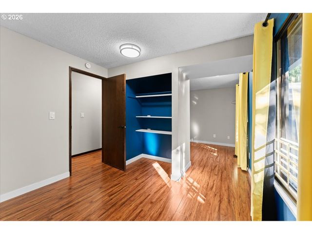 23520 Ne HOLLADAY Pl, Wood Village, OR 97060