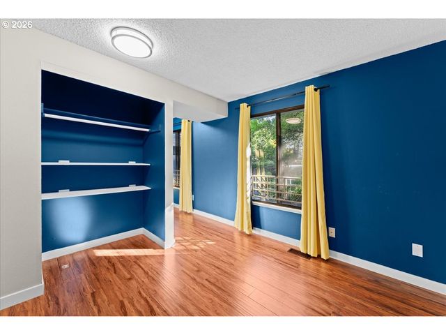 23520 Ne HOLLADAY Pl, Wood Village, OR 97060