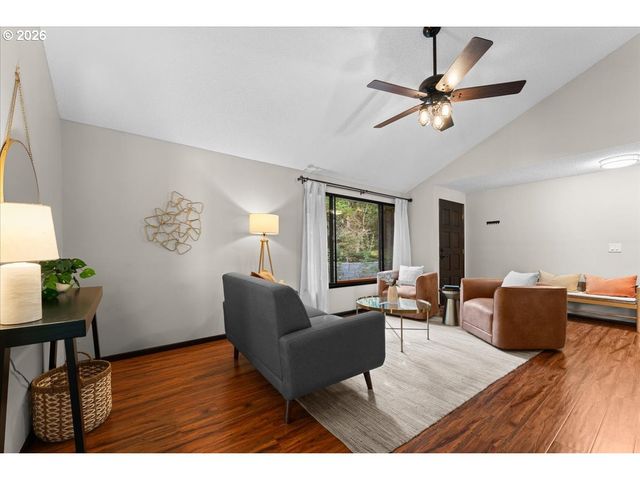 23520 Ne HOLLADAY Pl, Wood Village, OR 97060