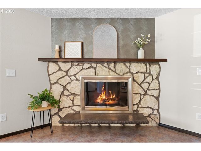 23520 Ne HOLLADAY Pl, Wood Village, OR 97060