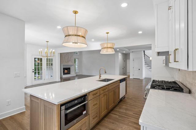 9442 Foothills Dr, Brentwood, TN 37027