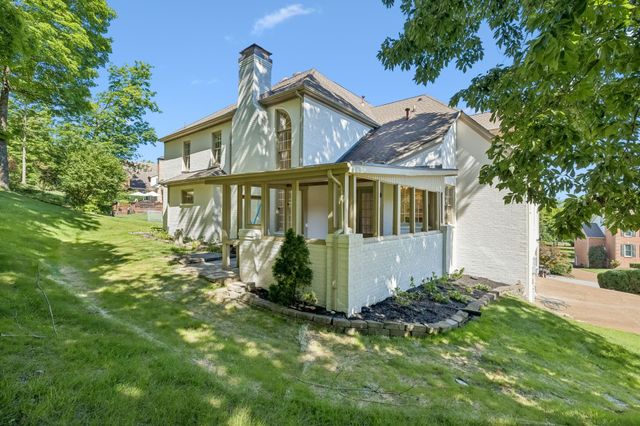 9442 Foothills Dr, Brentwood, TN 37027