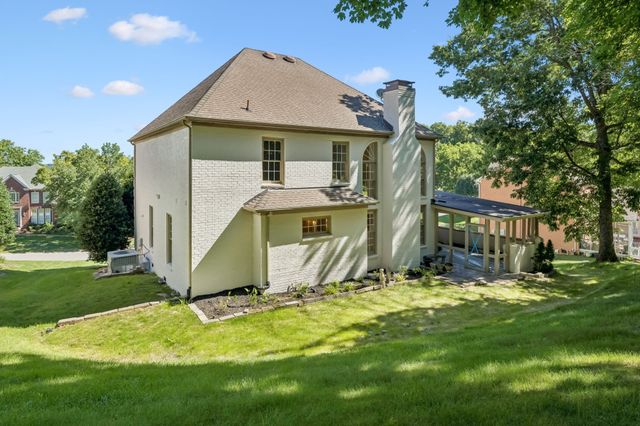 9442 Foothills Dr, Brentwood, TN 37027