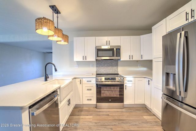 220 Edwards Street, Grand Ledge, MI 48837
