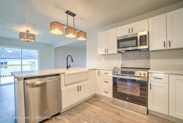 220 Edwards Street, Grand Ledge, MI 48837