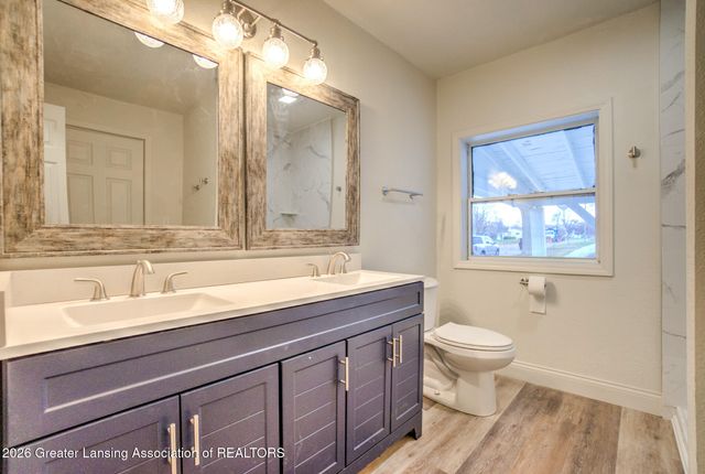 220 Edwards Street, Grand Ledge, MI 48837