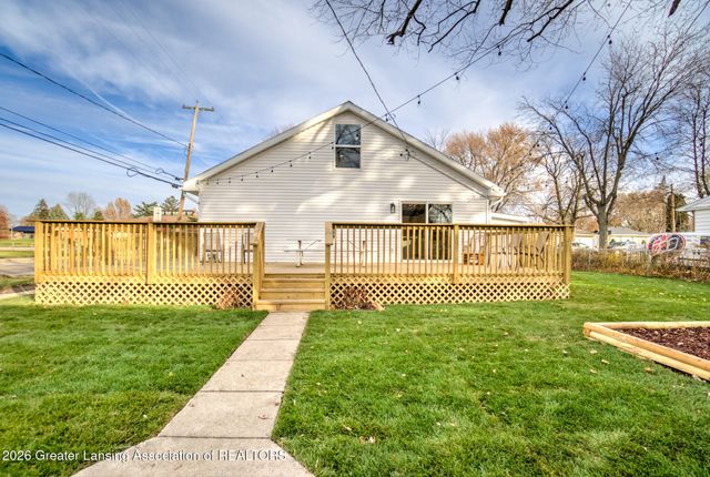220 Edwards Street, Grand Ledge, MI 48837