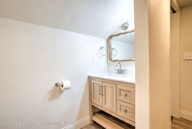 220 Edwards Street, Grand Ledge, MI 48837