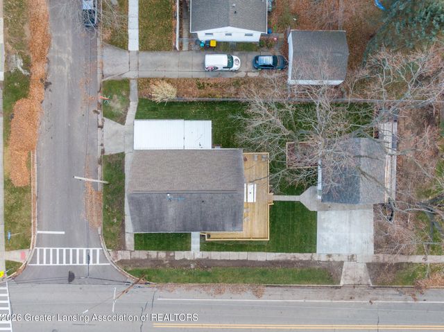 220 Edwards Street, Grand Ledge, MI 48837