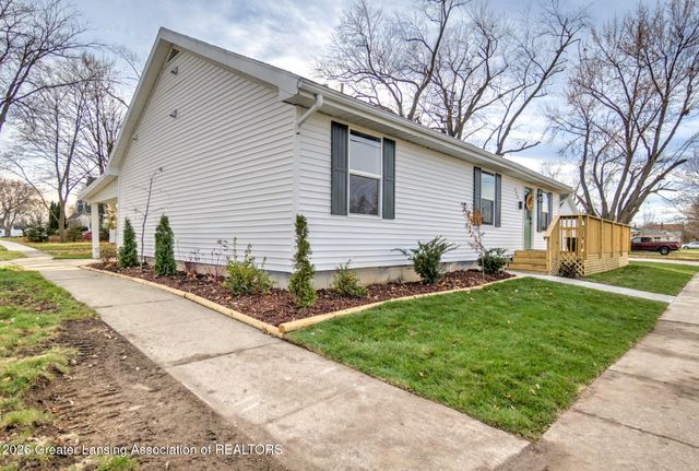 220 Edwards Street, Grand Ledge, MI 48837
