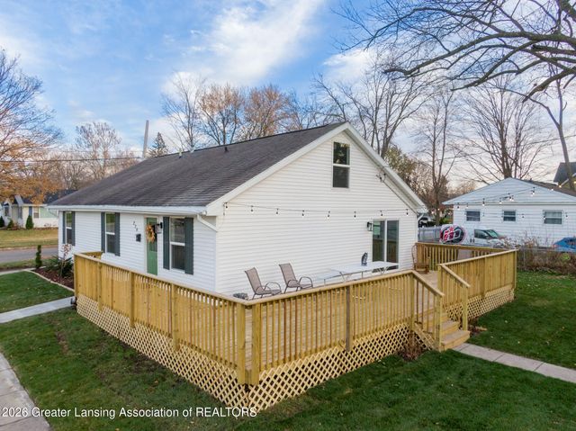 220 Edwards Street, Grand Ledge, MI 48837