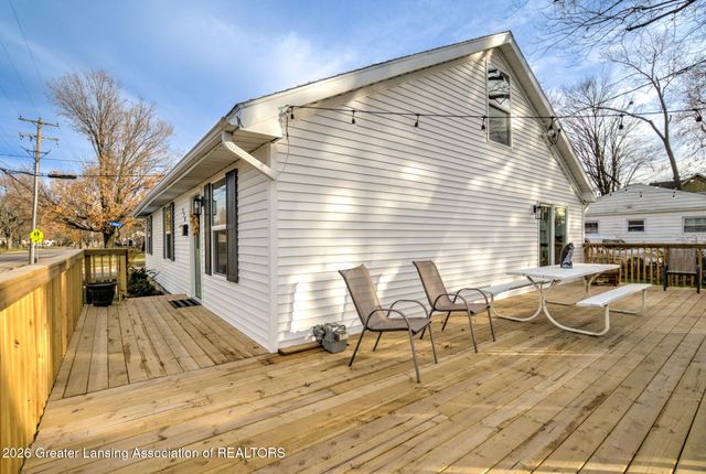 220 Edwards Street, Grand Ledge, MI 48837