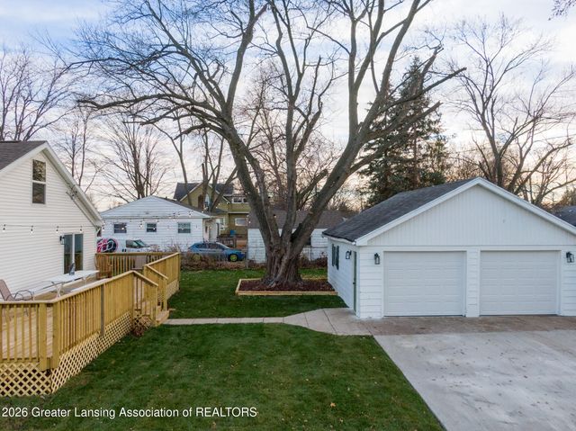 220 Edwards Street, Grand Ledge, MI 48837