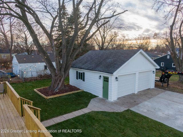220 Edwards Street, Grand Ledge, MI 48837