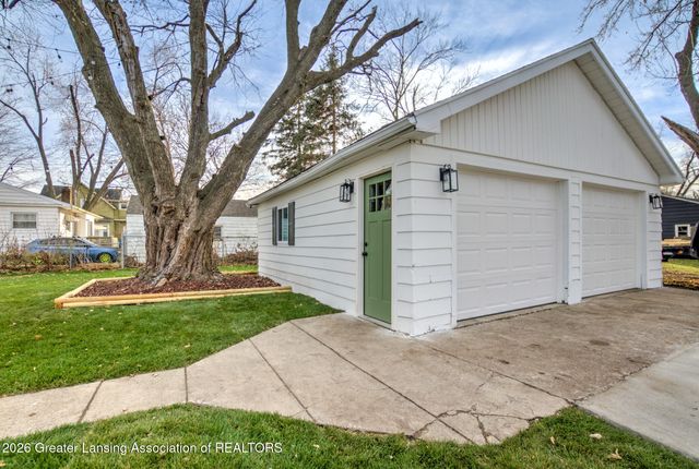 220 Edwards Street, Grand Ledge, MI 48837
