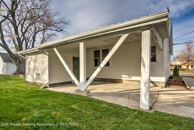 220 Edwards Street, Grand Ledge, MI 48837