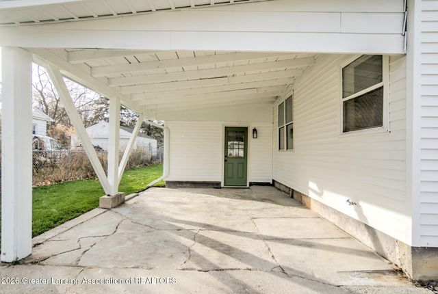 220 Edwards Street, Grand Ledge, MI 48837