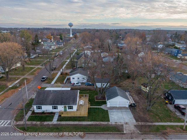 220 Edwards Street, Grand Ledge, MI 48837
