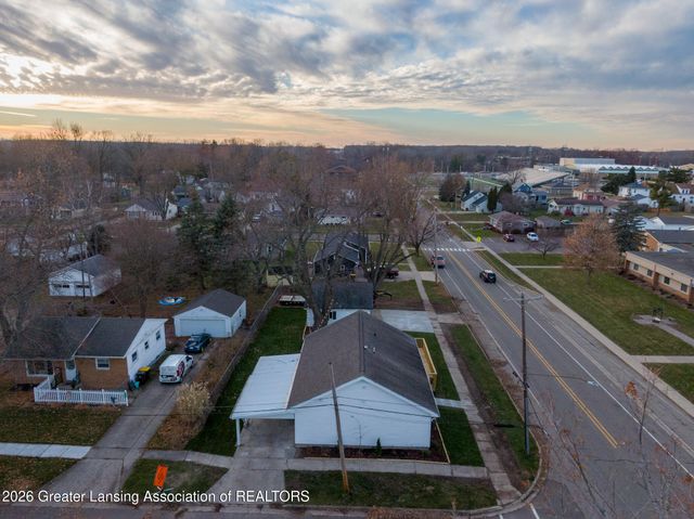 220 Edwards Street, Grand Ledge, MI 48837