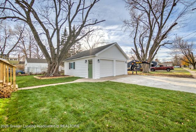 220 Edwards Street, Grand Ledge, MI 48837