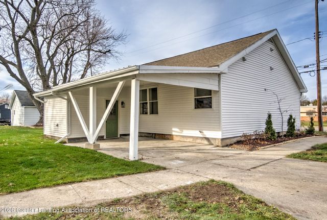220 Edwards Street, Grand Ledge, MI 48837