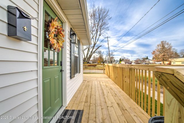 220 Edwards Street, Grand Ledge, MI 48837